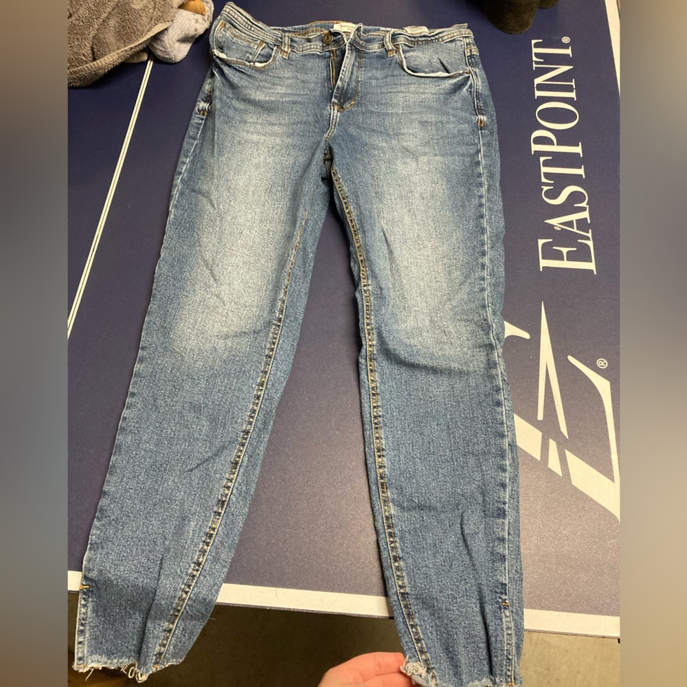 Kensie high rise raw hem jean